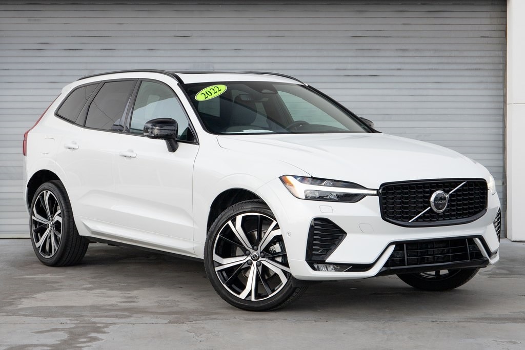 2022 Volvo XC60 R-Design