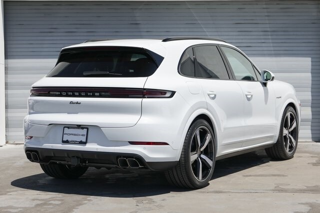 2025 Porsche Cayenne Turbo E-Hybrid - Photo 7