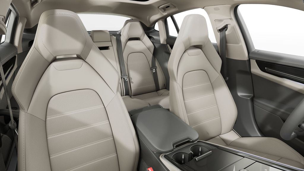 2025 Porsche Panamera photo 5