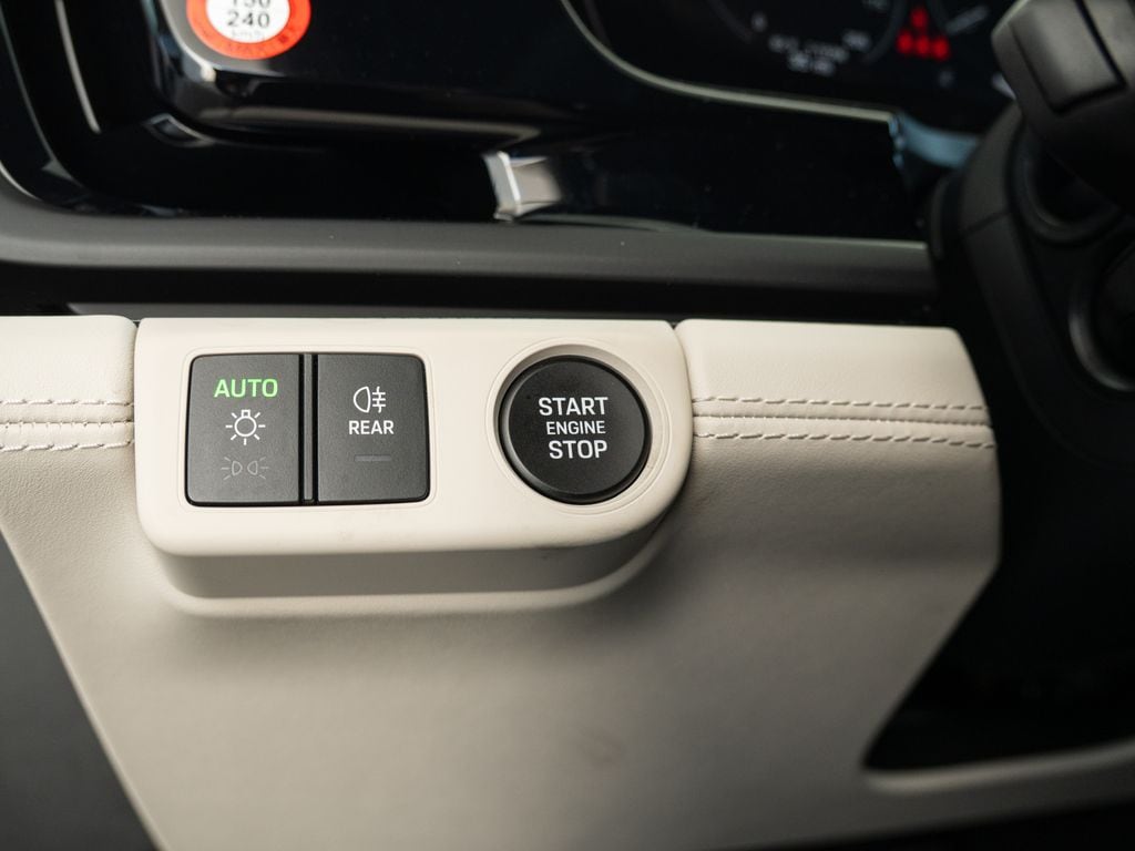 2026 Porsche Panamera 4 E-Hybrid - Photo 13