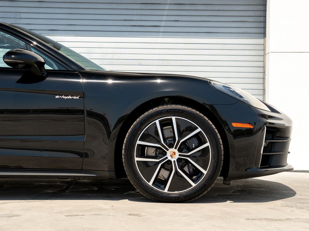 2026 Porsche Panamera 4 E-Hybrid - Photo 25
