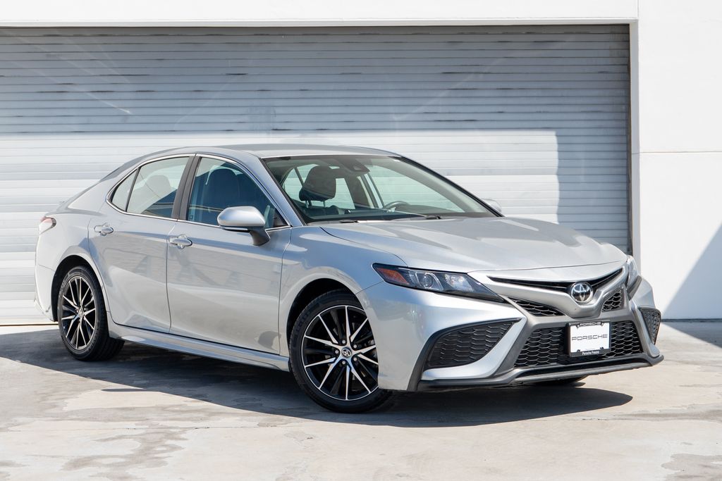 2024 Toyota Camry SE