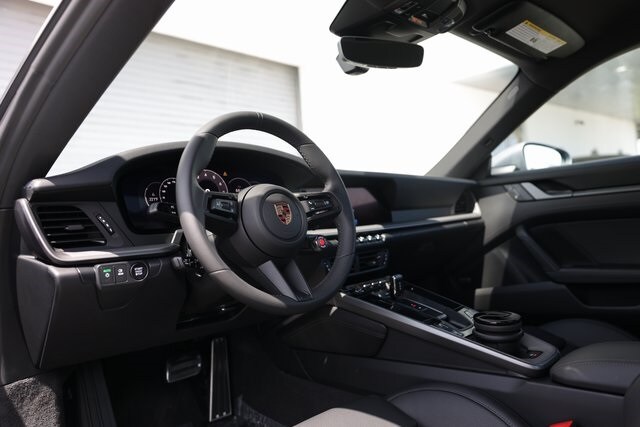 2025 Porsche 911 photo 4