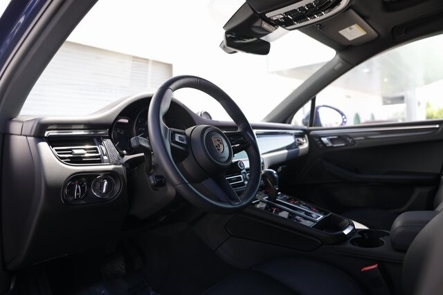 2025 Porsche Macan GTS photo 4