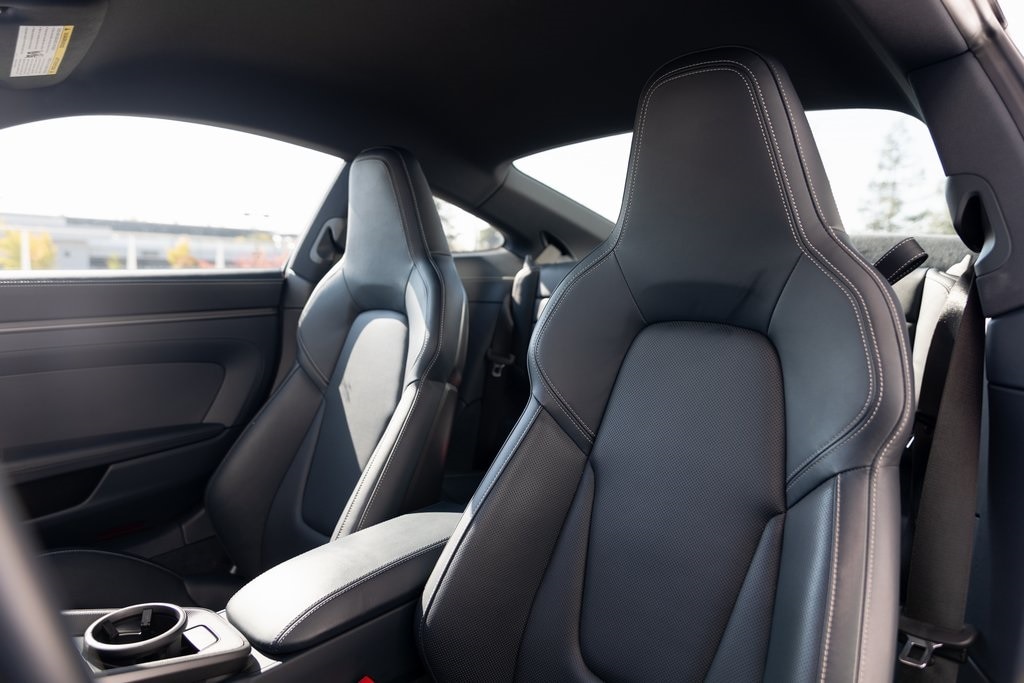 2025 Porsche 911 Carrera photo 4