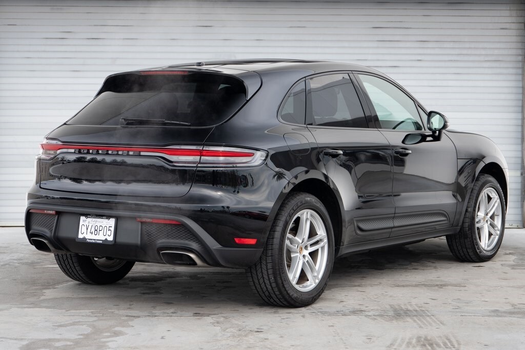 2025 Porsche Macan photo 6