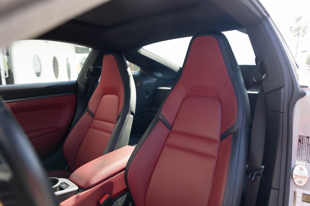 2025 Porsche 911 Carrera photo 4