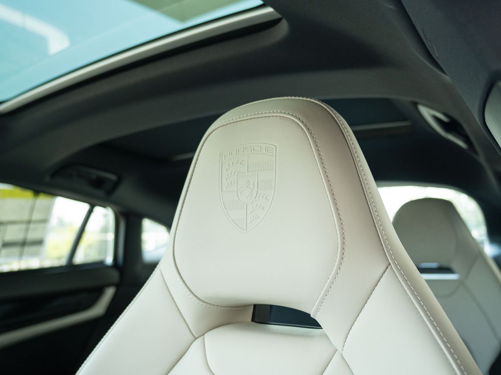 2026 Porsche Panamera 4 E-Hybrid - Photo 22
