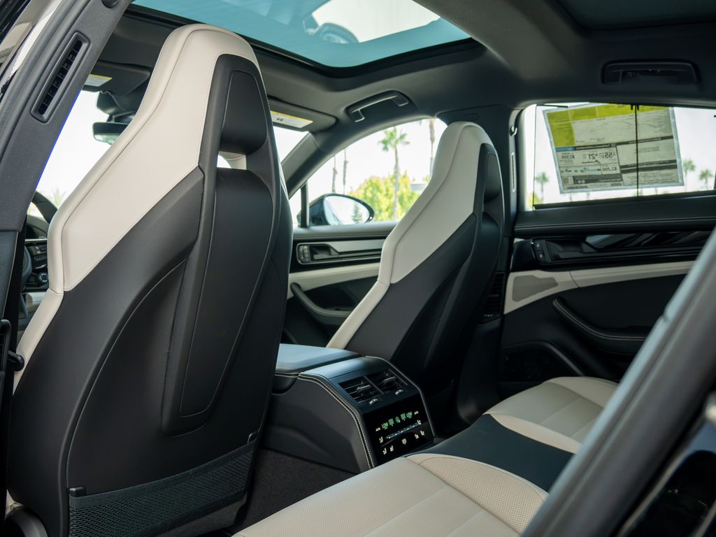 2026 Porsche Panamera 4 E-Hybrid - Photo 14