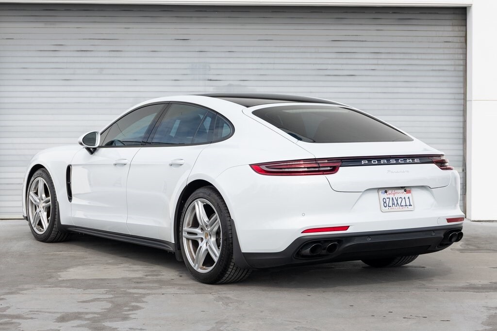2020 Porsche Panamera 4 photo 3