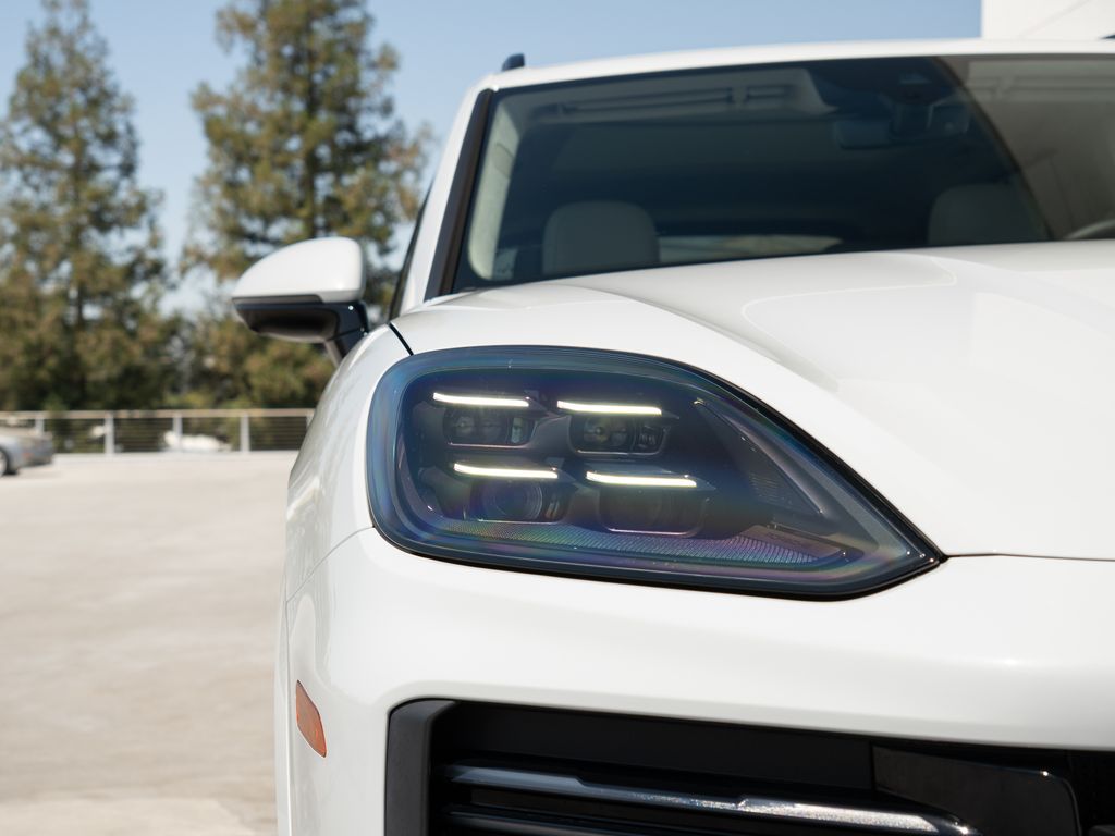 2025 Porsche Cayenne Turbo E-Hybrid - Photo 22