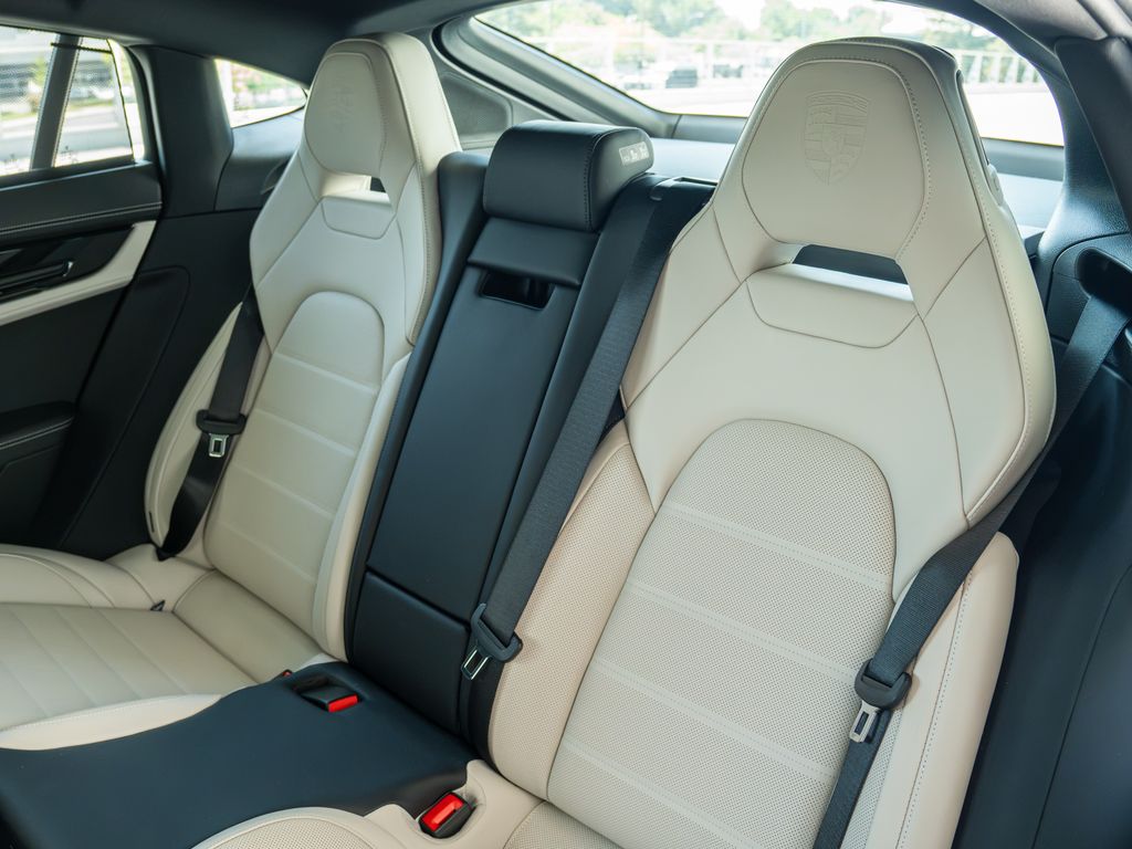 2026 Porsche Panamera 4 E-Hybrid - Photo 15