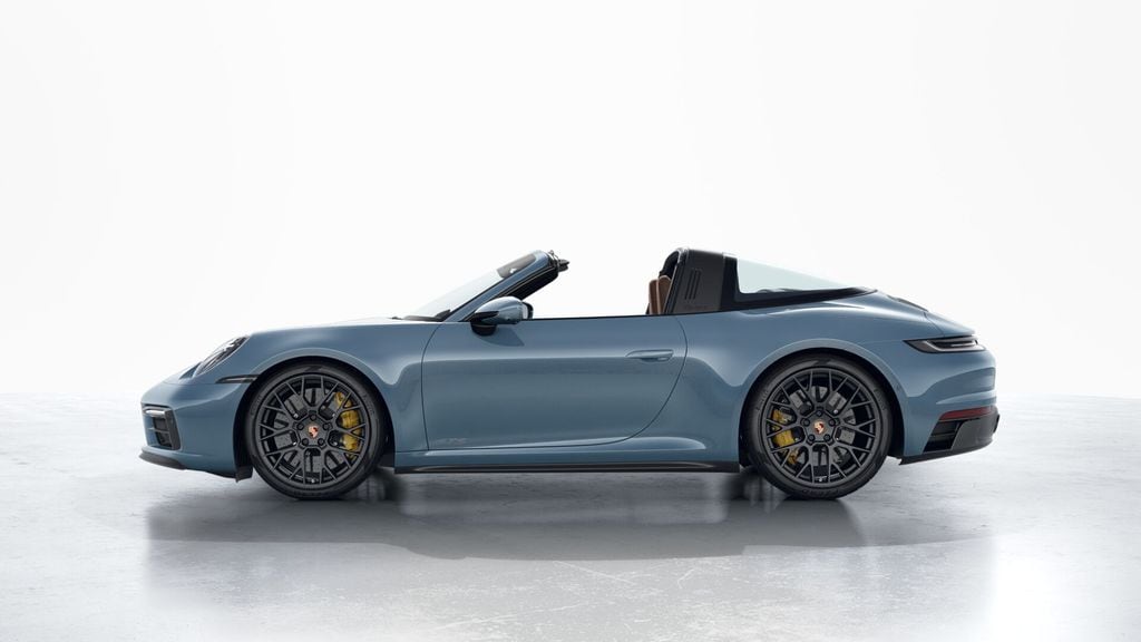 2024 Porsche 911 Targa 4 GTS photo 2