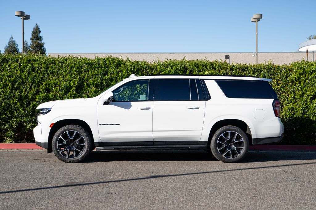 2023 Chevrolet Suburban RST photo 6