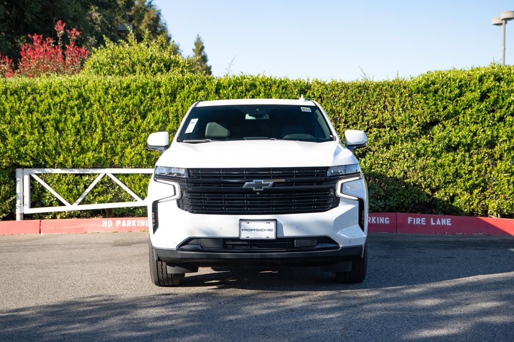2023 Chevrolet Suburban RST photo 2