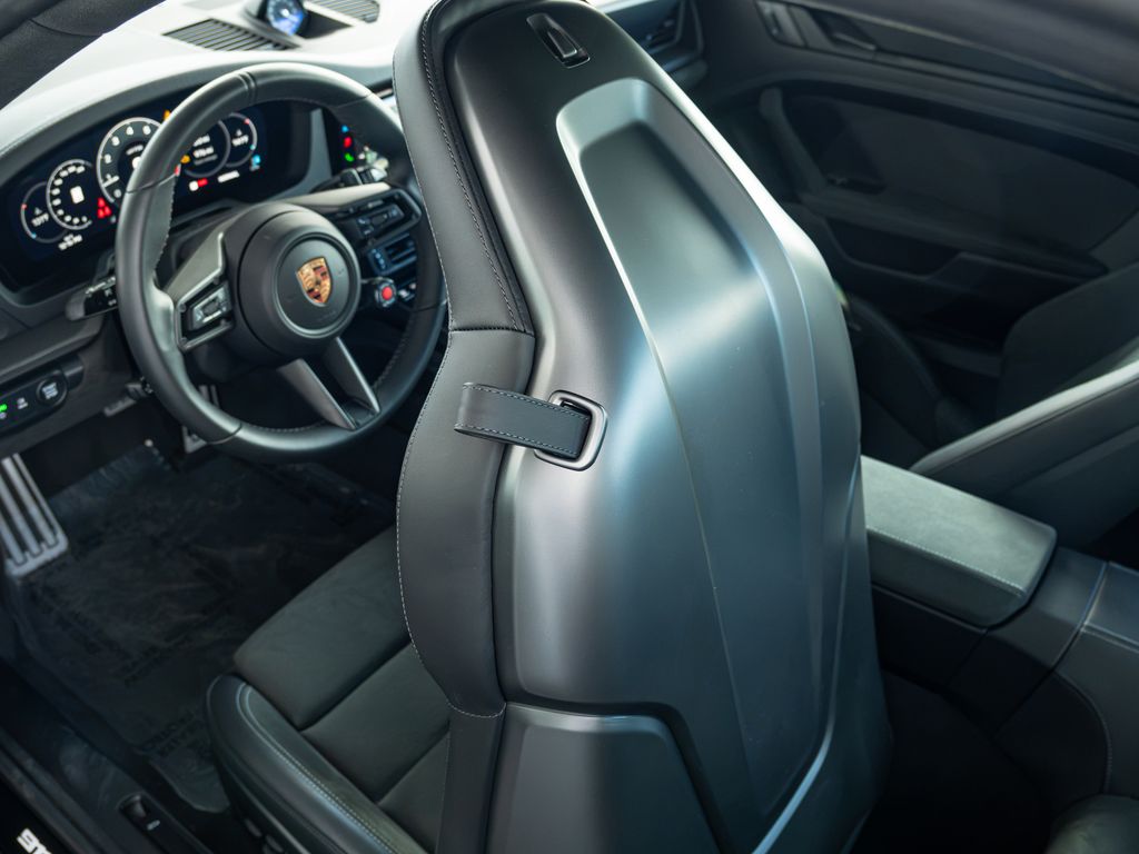 2025 Porsche 911 GTS - Photo 6