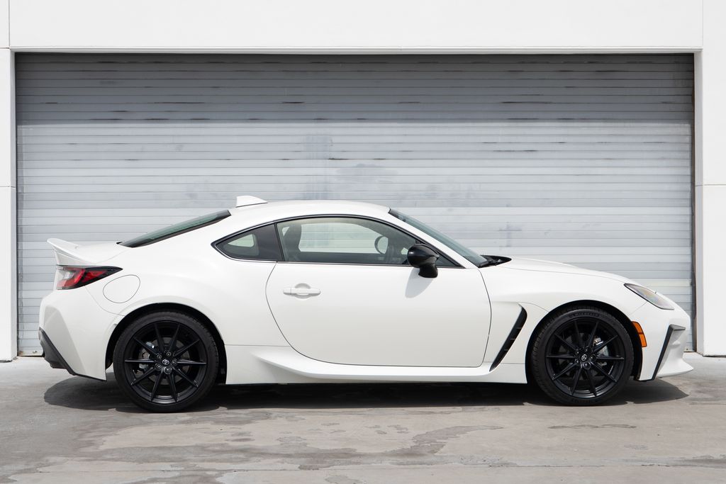 2024 Toyota GR86 Premium photo 4