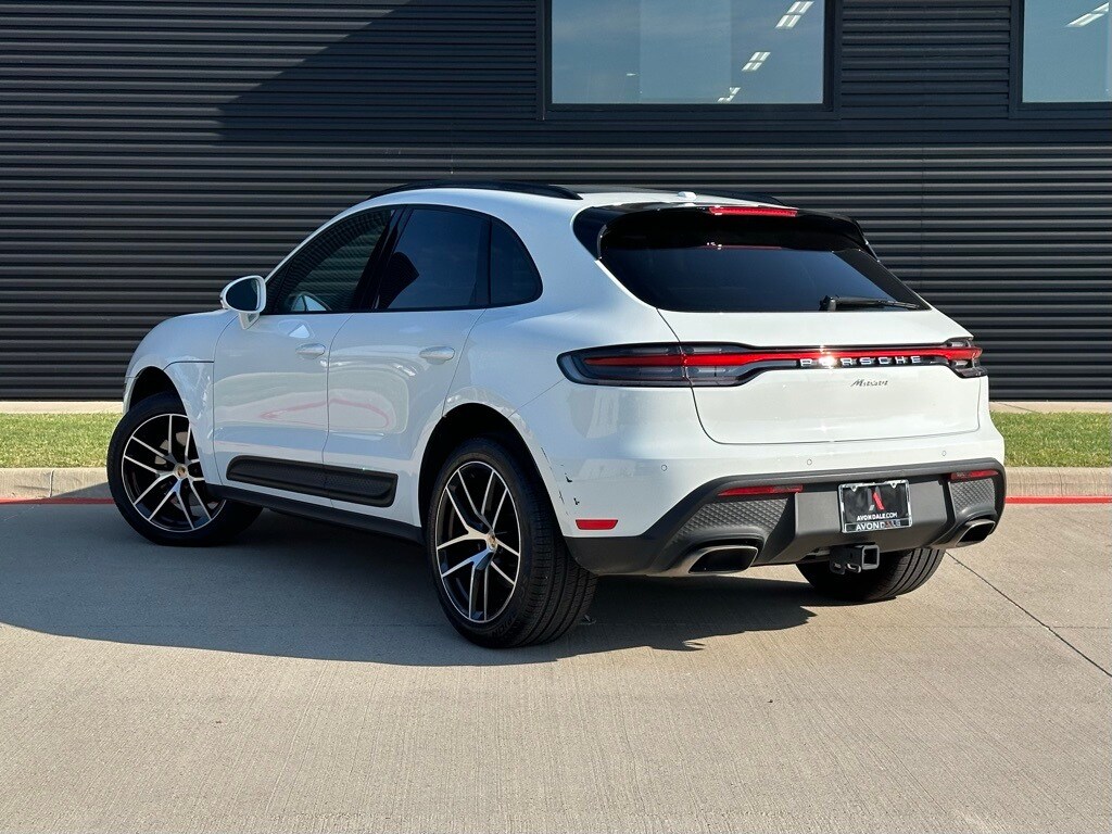 2024 Porsche Macan T photo 3