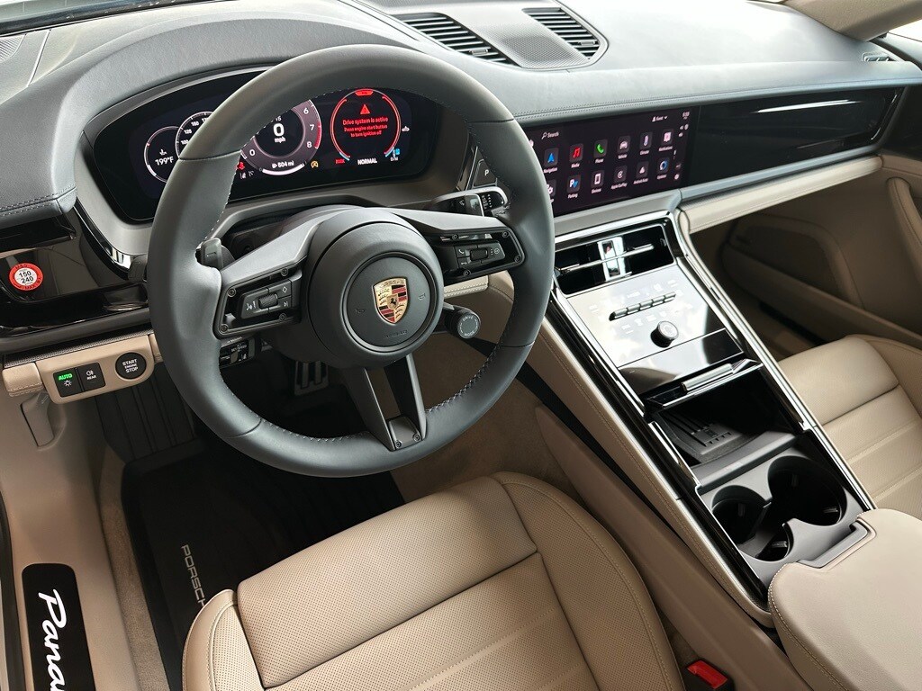 2025 Porsche Panamera 4 photo 4