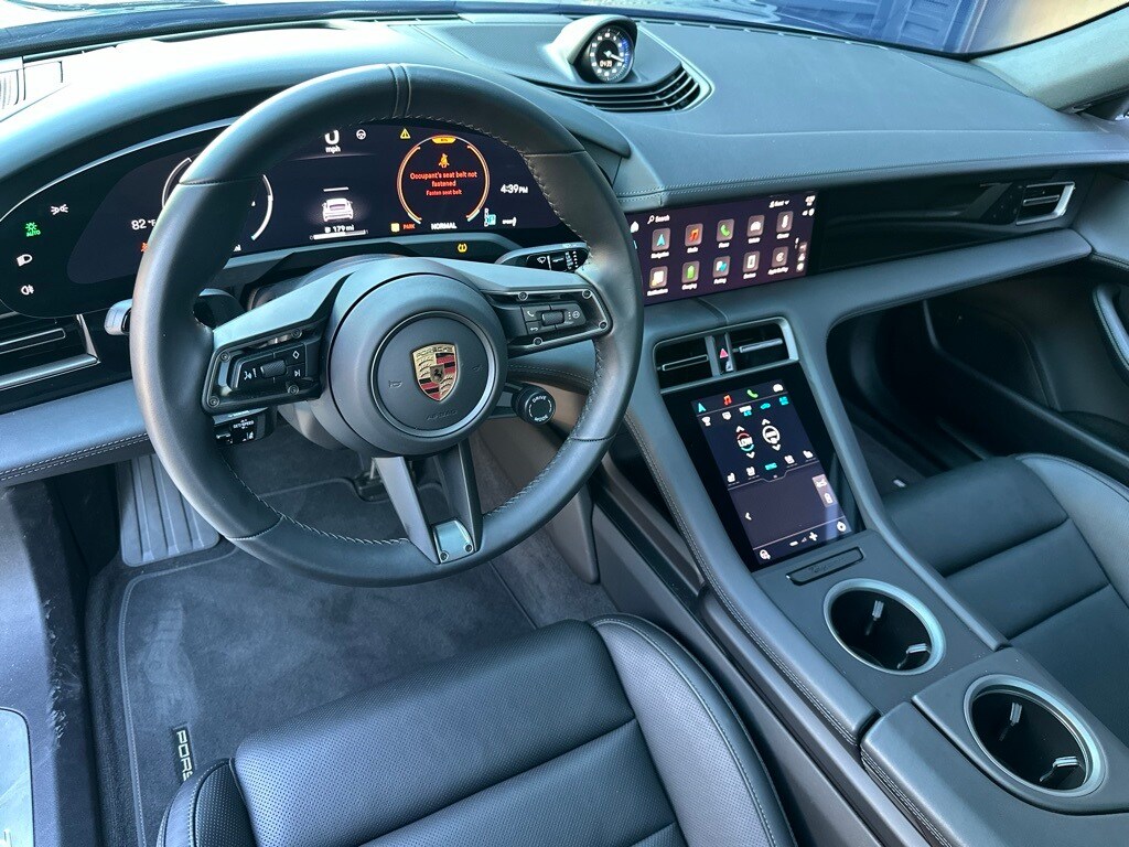 2025 Porsche Taycan photo 4