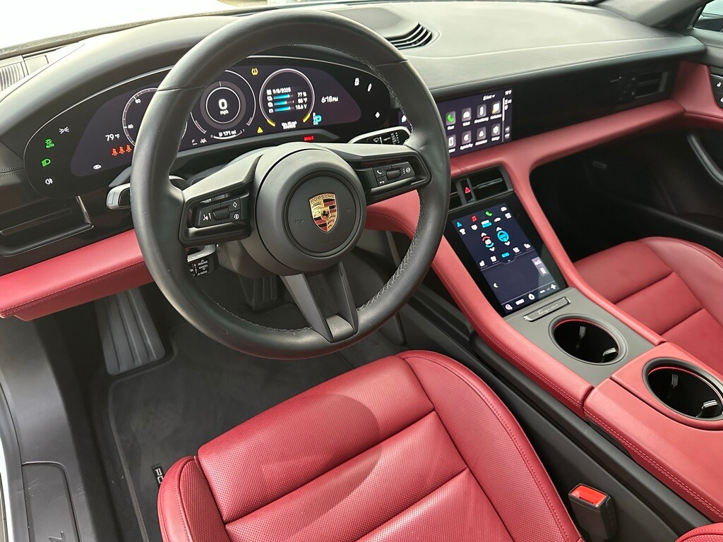 2022 Porsche Taycan photo 4