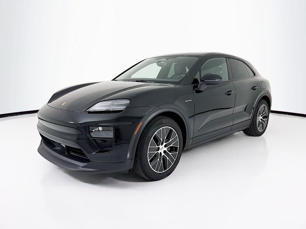 2025 Porsche Macan Base