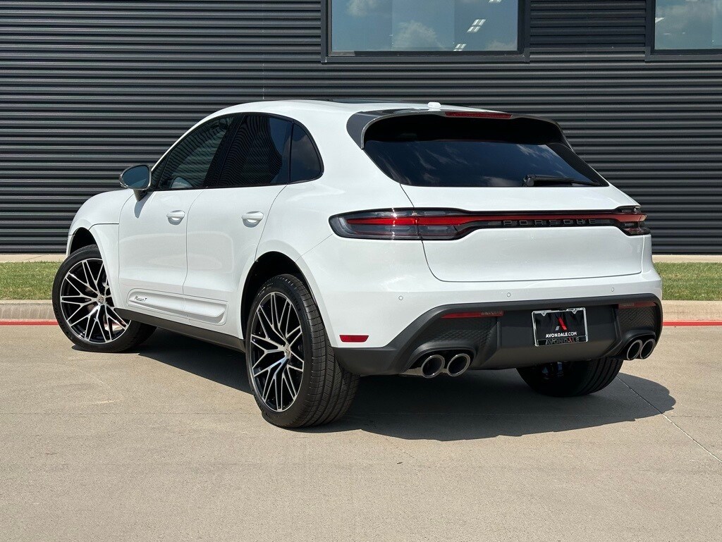 2026 Porsche Macan T photo 3