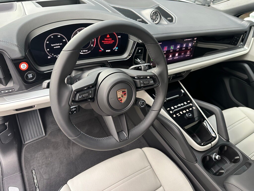 2026 Porsche Cayenne Coupe photo 4