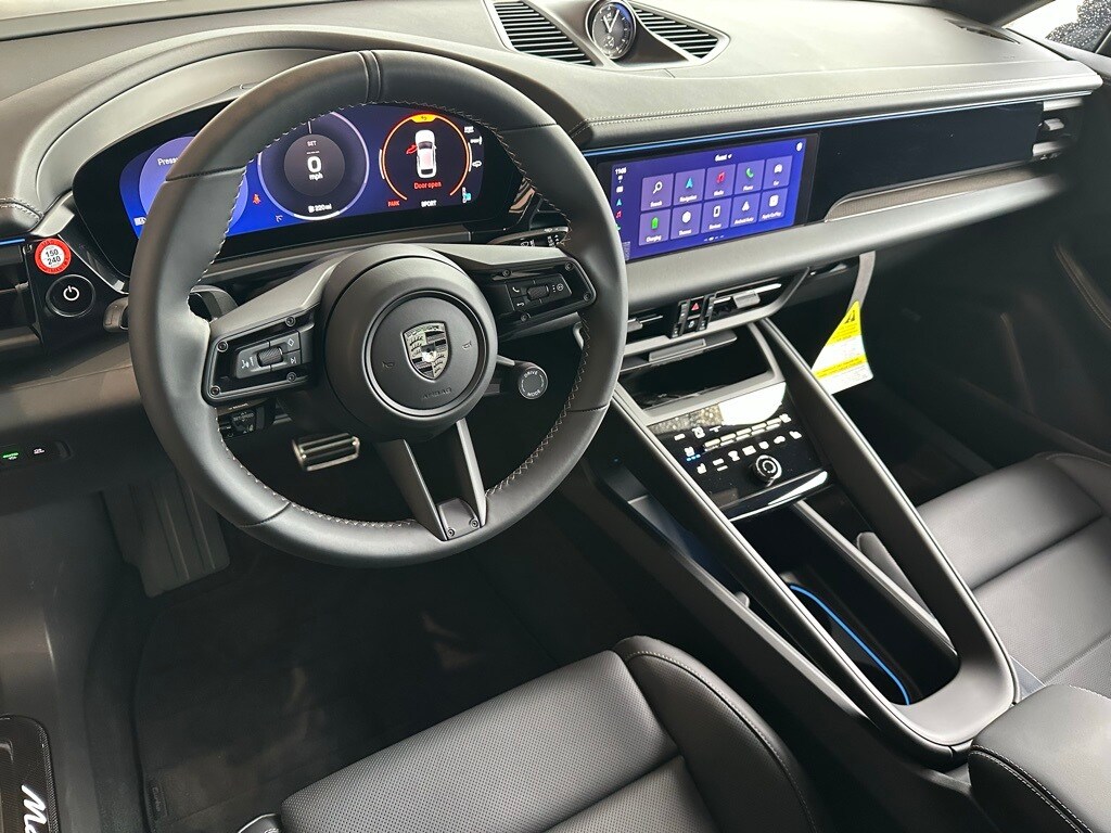 2025 Porsche Macan Turbo Electric photo 4