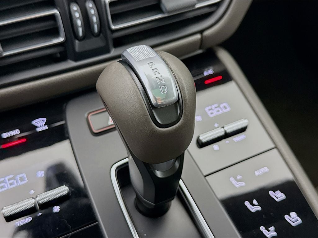 2023 Porsche Macan T - Photo 21