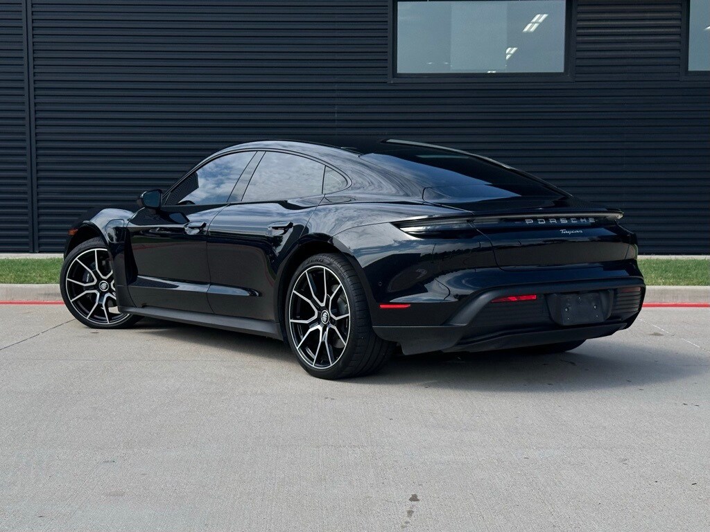2024 Porsche Taycan photo 3