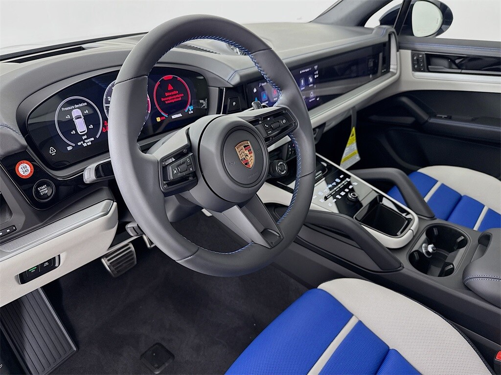 2026 Porsche Cayenne S photo 4