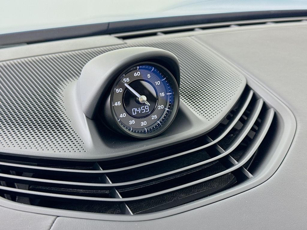 2026 Porsche Taycan Base - Photo 17