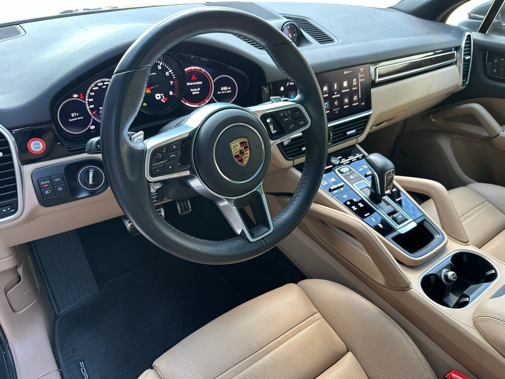 2023 Porsche Cayenne S photo 4