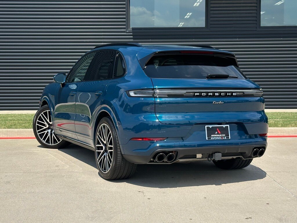 2025 Porsche Cayenne E-Hybrid Turbo photo 2