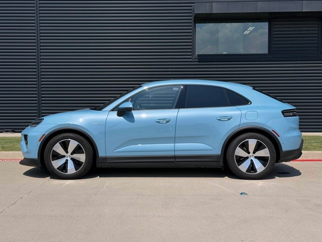 2024 Porsche Macan Electric 4 photo 2