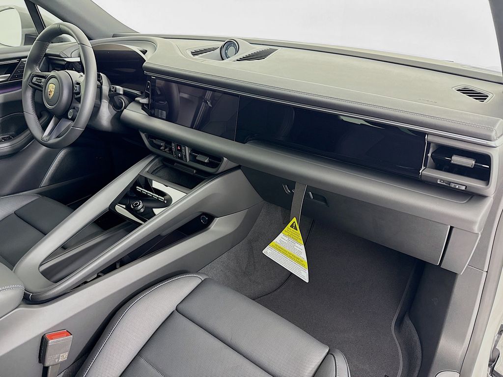 2026 Porsche Macan Base - Photo 32