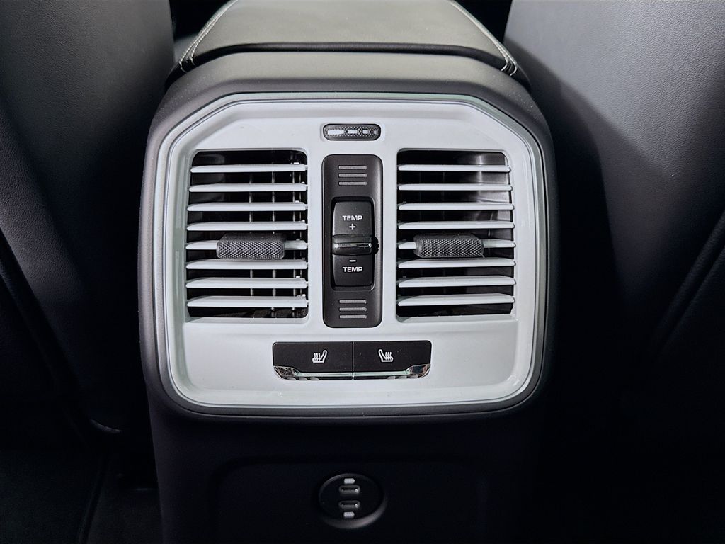 2026 Porsche Macan GTS - Photo 27