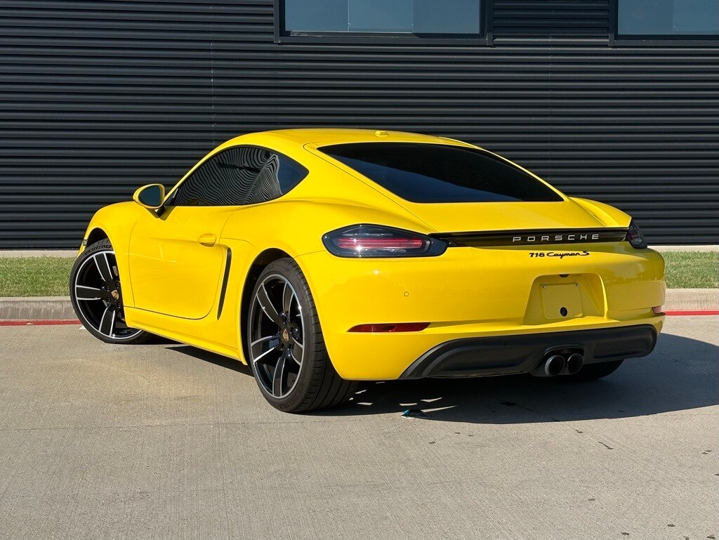2025 Porsche Cayman S photo 3