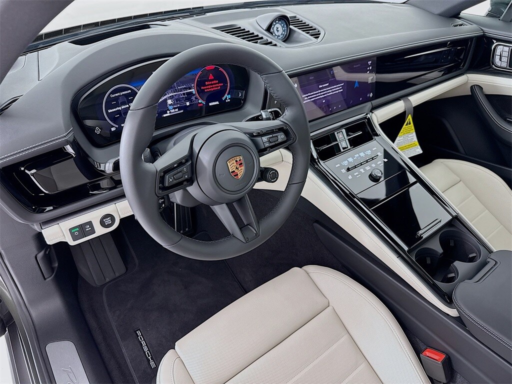 2026 Porsche Panamera 4 photo 4