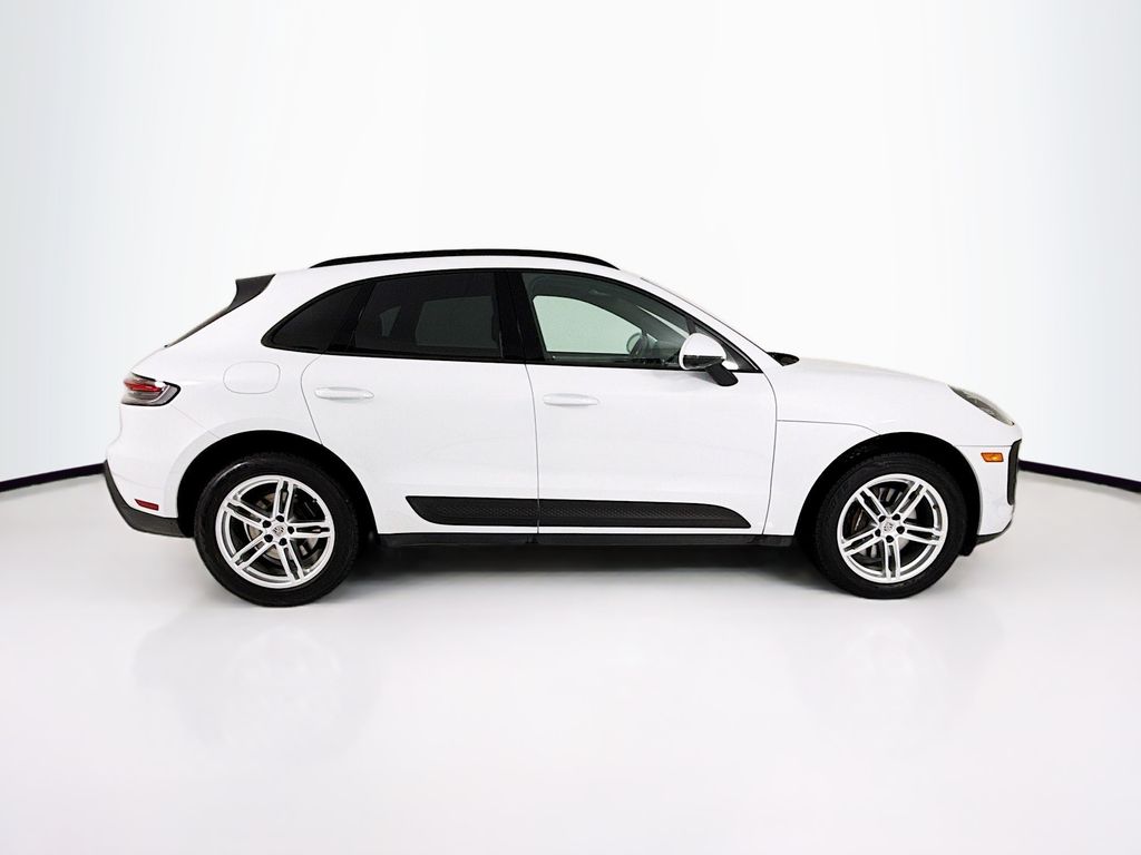 2023 Porsche Macan T - Photo 8
