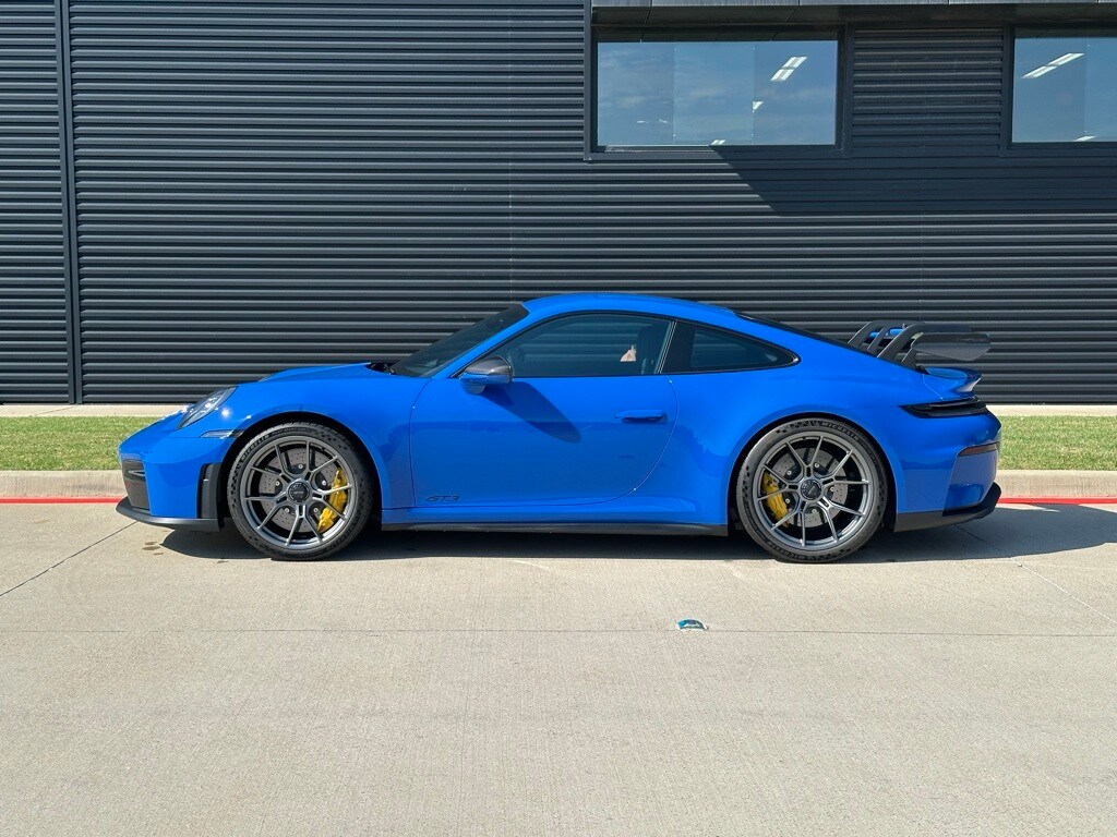 2025 Porsche 911 GT3 Coupe photo 2