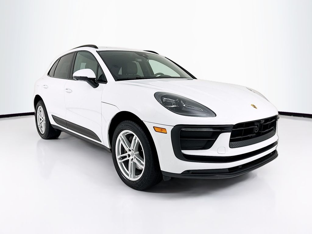 2023 Porsche Macan T - Photo 7
