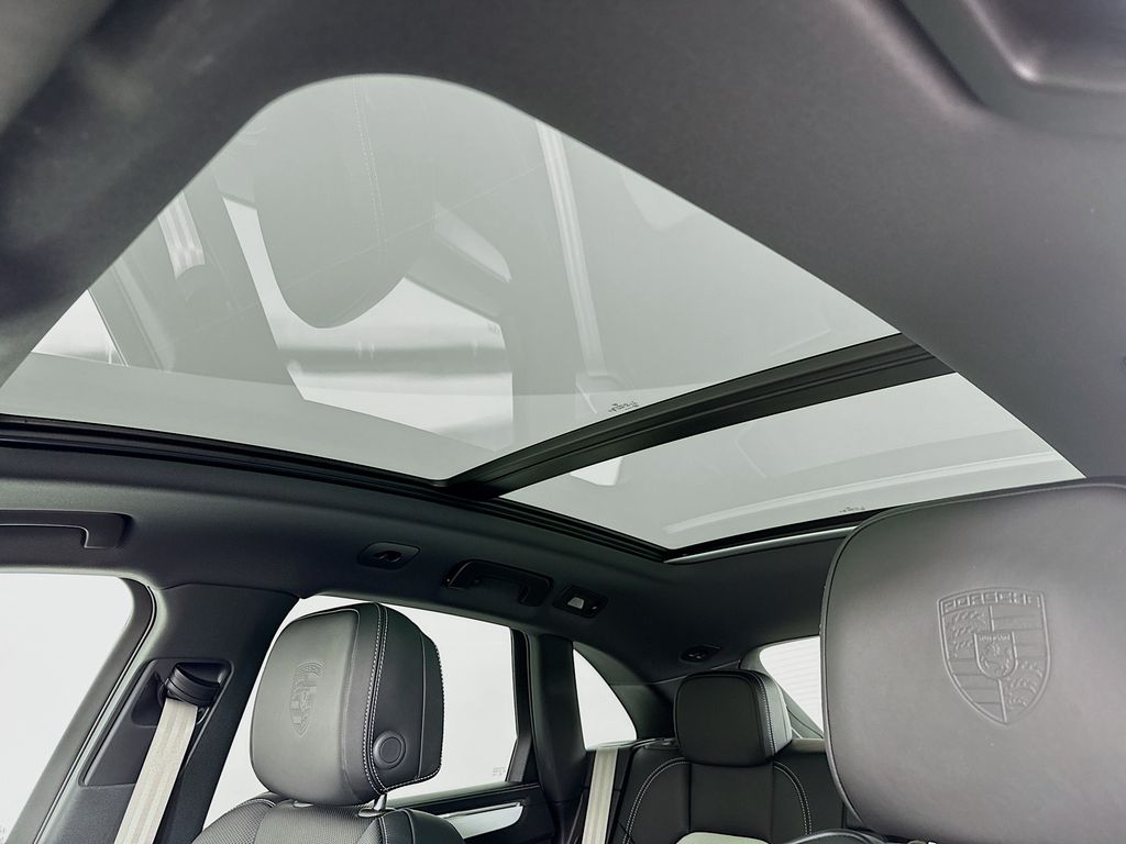 2026 Porsche Macan GTS - Photo 23