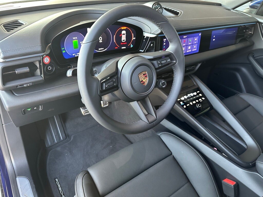 2025 Porsche Macan Electric photo 4