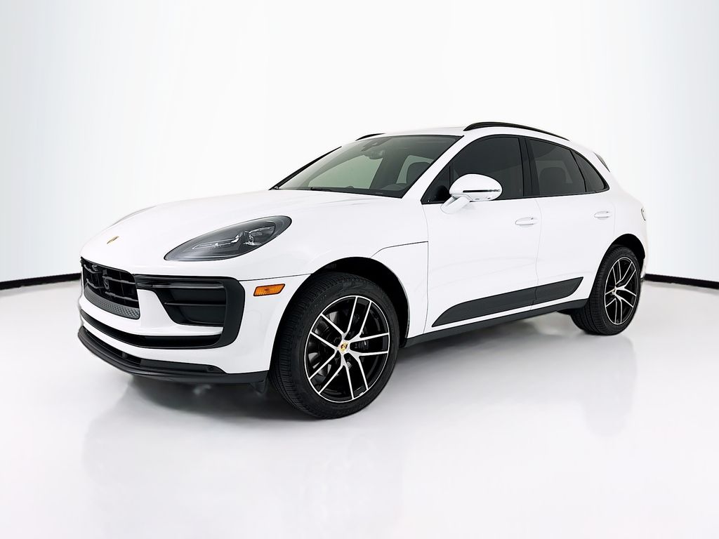 2024 Porsche Macan's photo