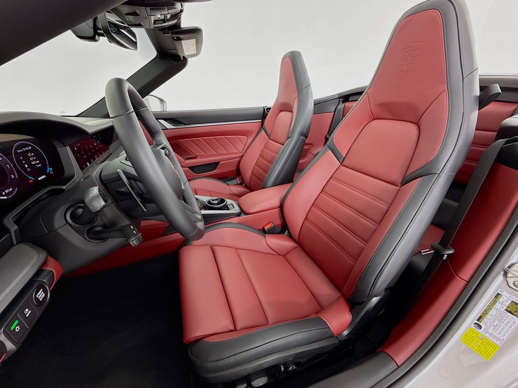 2025 Porsche 911 - Photo 5