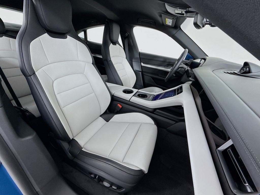 2026 Porsche Taycan Base - Photo 29