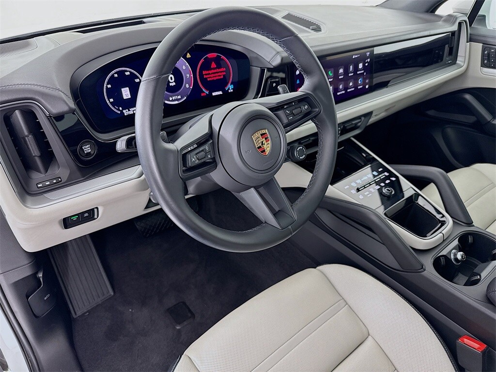 2024 Porsche Cayenne photo 4