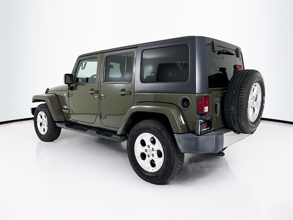 2015 Jeep Wrangler Unlimited Sahara photo 3